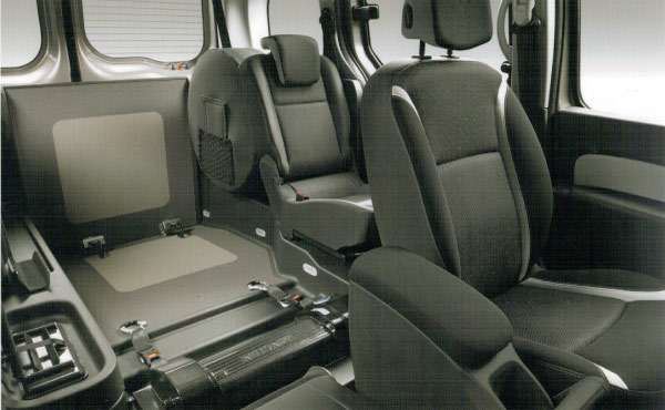 renault kangoo allestimento trasporto disabili
