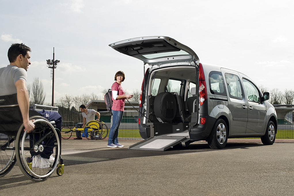 renault kangoo allestimento disabili